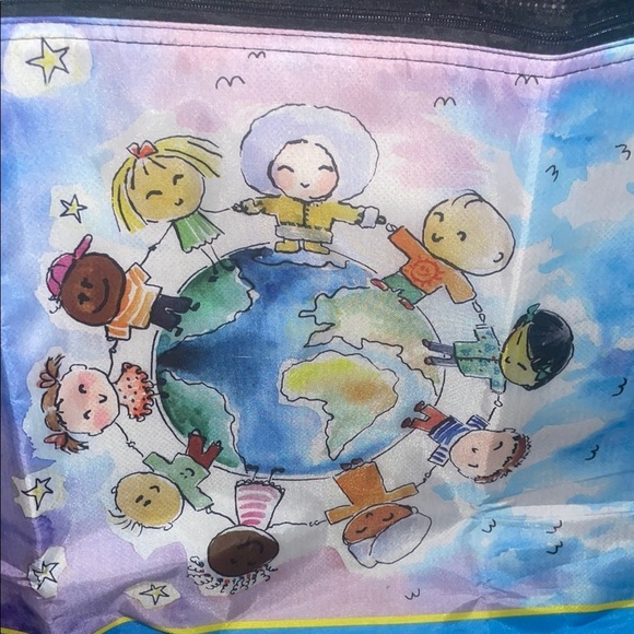 ☀️☀️Vibrant Tote Bag with Global Kids Design - Picture 2 of 3